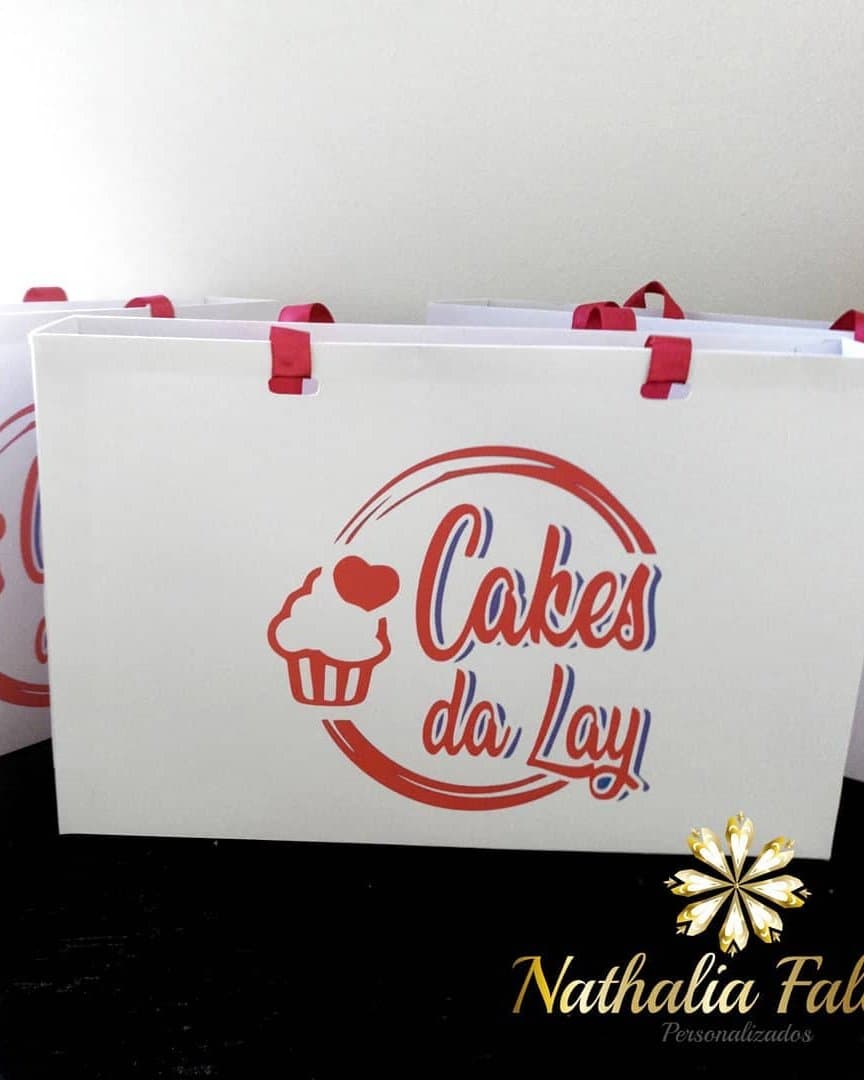 Sacolas personalizados @cakesdalayy 💞