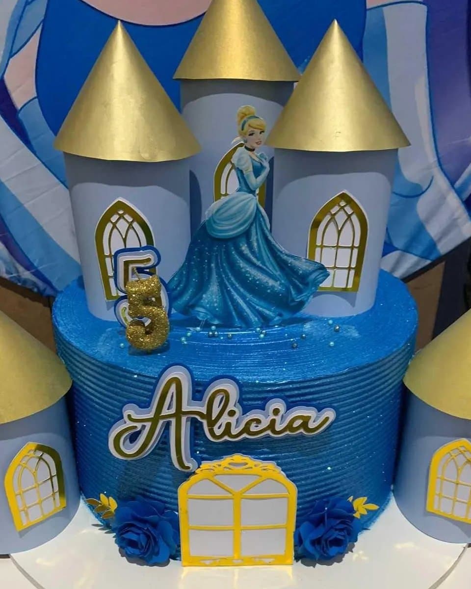 Topo de bolo para a princesa Alícia 🤎🤏🏾👸